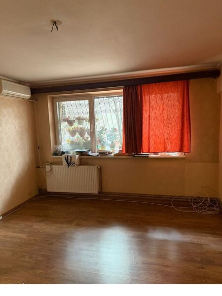 Drumul Taberei-Favorit- Vanzare 3 camere- semidec-p/8- CT -liber de renovat